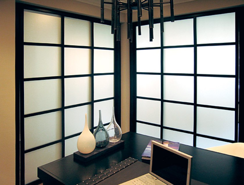 Угловая перегородка в японском стиле с матовым стеклом Нижний Тагил