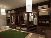 Классическая гардеробная комната из массива с подсветкой Нижний Тагил