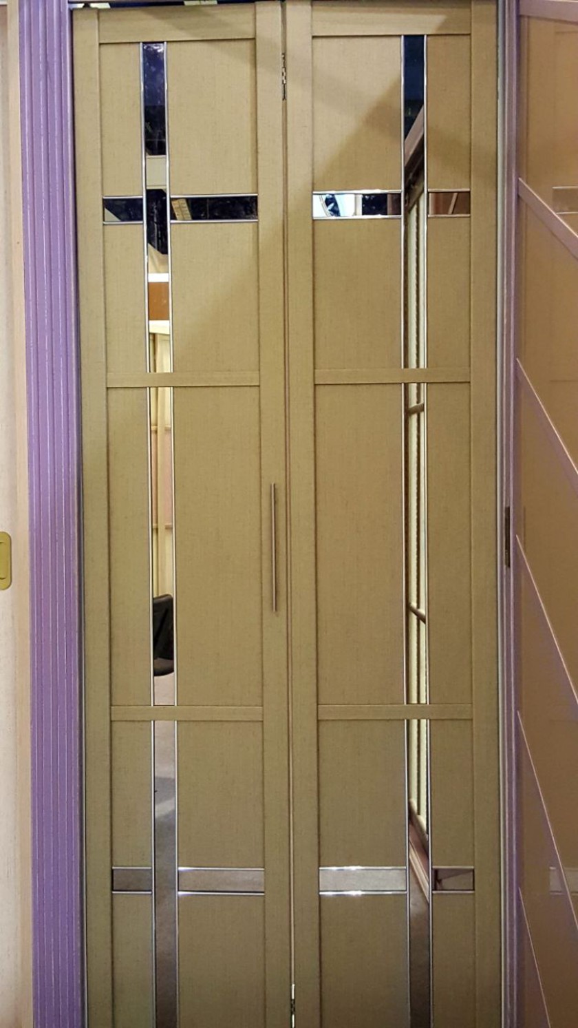 Двери гармошка шпонированные с зеркальным декором Нижний Тагил